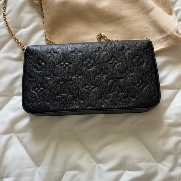 Louis Vuitton Black Monogram Crossbody Bag with Gold Chain - Picture 7 of 8